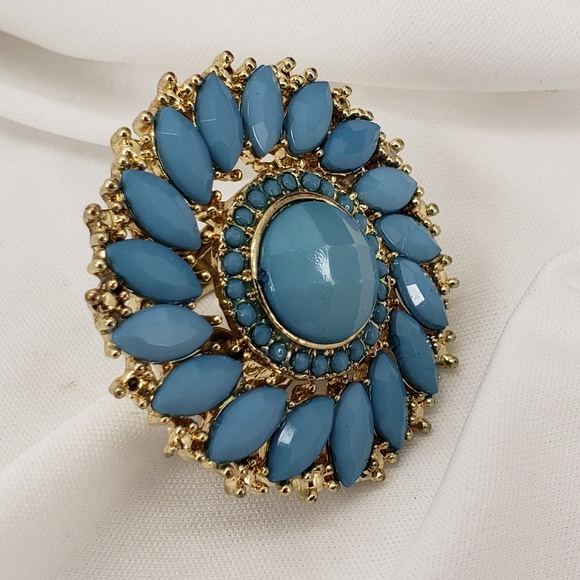 Gorgeous Turquoise & Gold Colored Ring  NWT - Picture 2 of 5